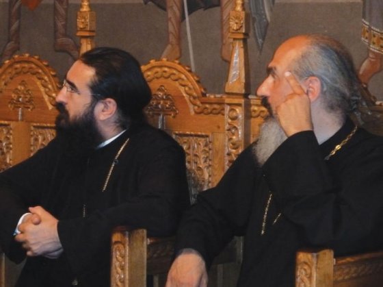 Messeigneurs Joseph et Marc lors de la visite du monastère Voditsa.