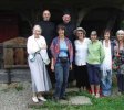 Împreuna cu parintele Gheorghe în fata vechii biserici de lemn din Bârsana, monument UNESCO.