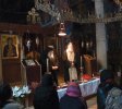 Părintele Placide Deseille povestindu-ne despre sfintele moaşte care se găsesc în mănăstire.